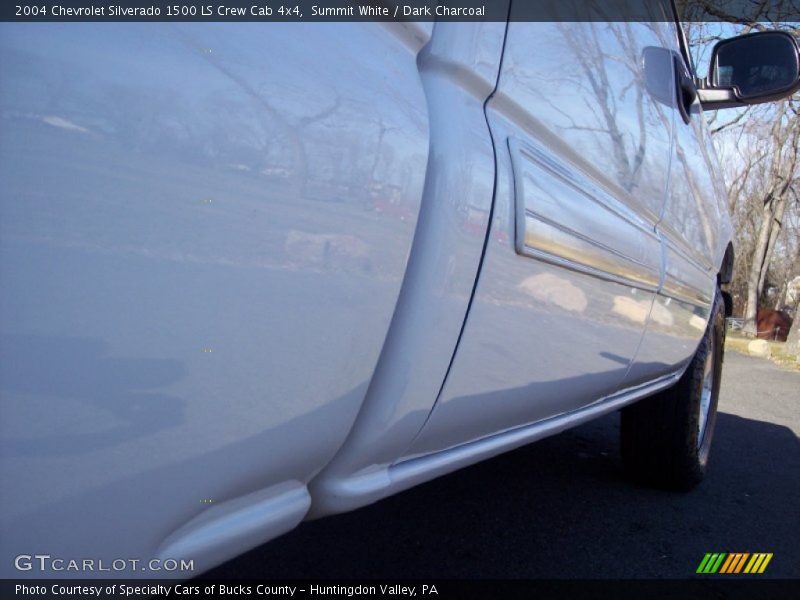 Summit White / Dark Charcoal 2004 Chevrolet Silverado 1500 LS Crew Cab 4x4
