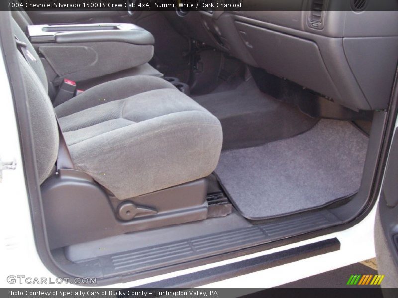 Summit White / Dark Charcoal 2004 Chevrolet Silverado 1500 LS Crew Cab 4x4