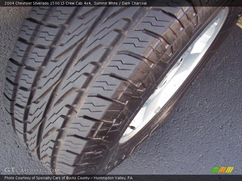 Summit White / Dark Charcoal 2004 Chevrolet Silverado 1500 LS Crew Cab 4x4