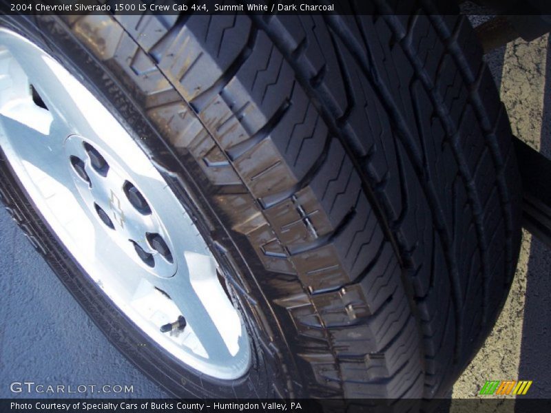Summit White / Dark Charcoal 2004 Chevrolet Silverado 1500 LS Crew Cab 4x4