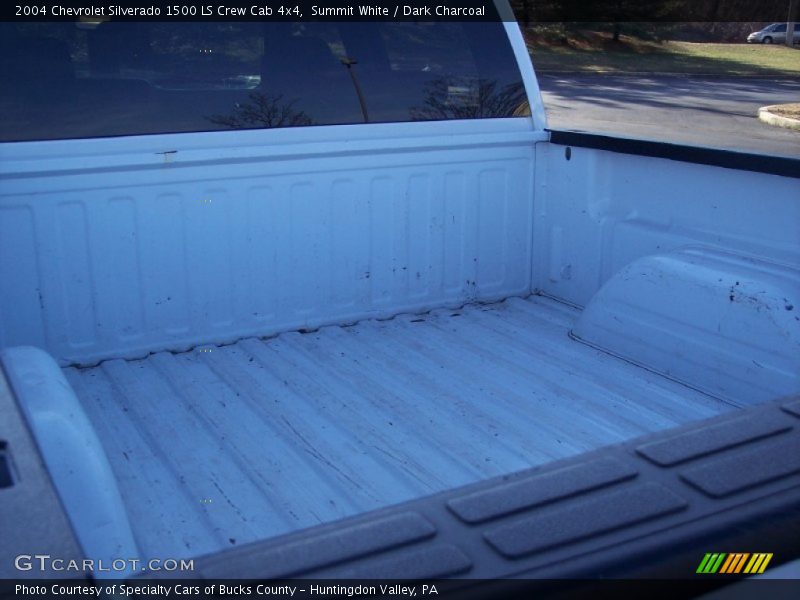 Summit White / Dark Charcoal 2004 Chevrolet Silverado 1500 LS Crew Cab 4x4