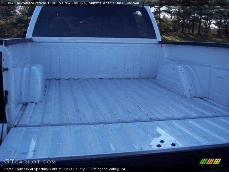 Summit White / Dark Charcoal 2004 Chevrolet Silverado 1500 LS Crew Cab 4x4