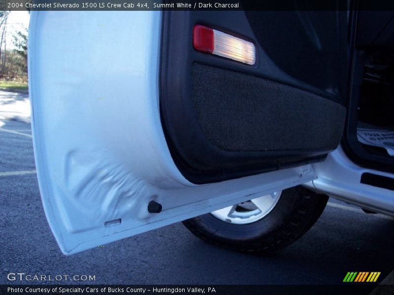 Summit White / Dark Charcoal 2004 Chevrolet Silverado 1500 LS Crew Cab 4x4