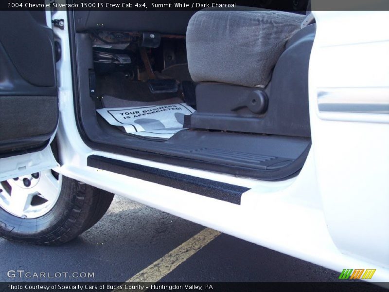 Summit White / Dark Charcoal 2004 Chevrolet Silverado 1500 LS Crew Cab 4x4