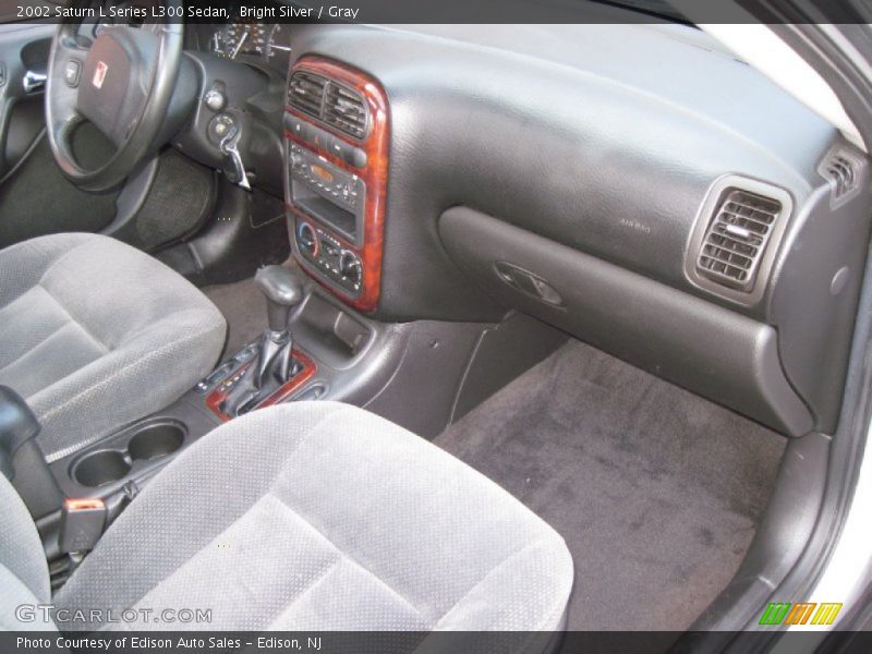 Bright Silver / Gray 2002 Saturn L Series L300 Sedan