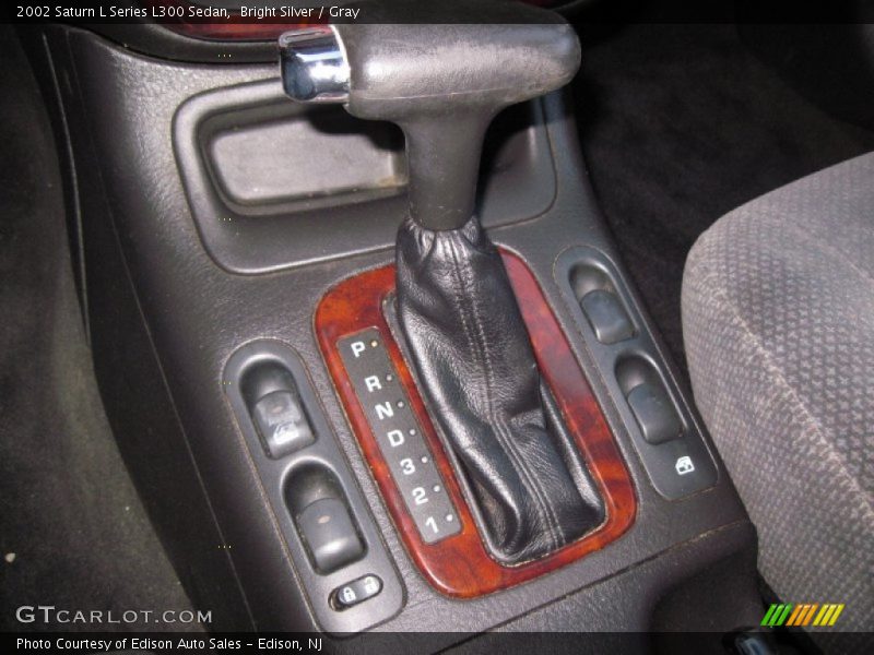 Bright Silver / Gray 2002 Saturn L Series L300 Sedan