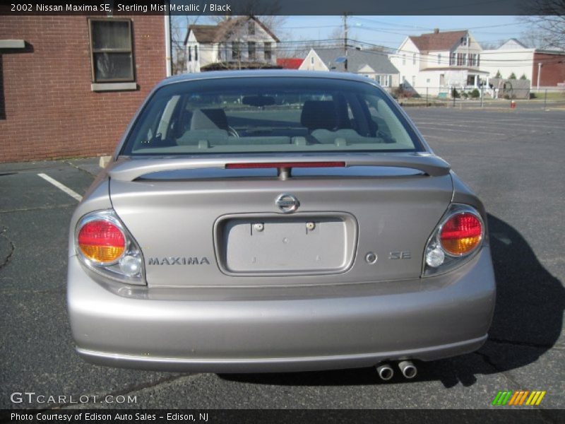 Sterling Mist Metallic / Black 2002 Nissan Maxima SE