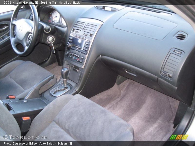 Sterling Mist Metallic / Black 2002 Nissan Maxima SE