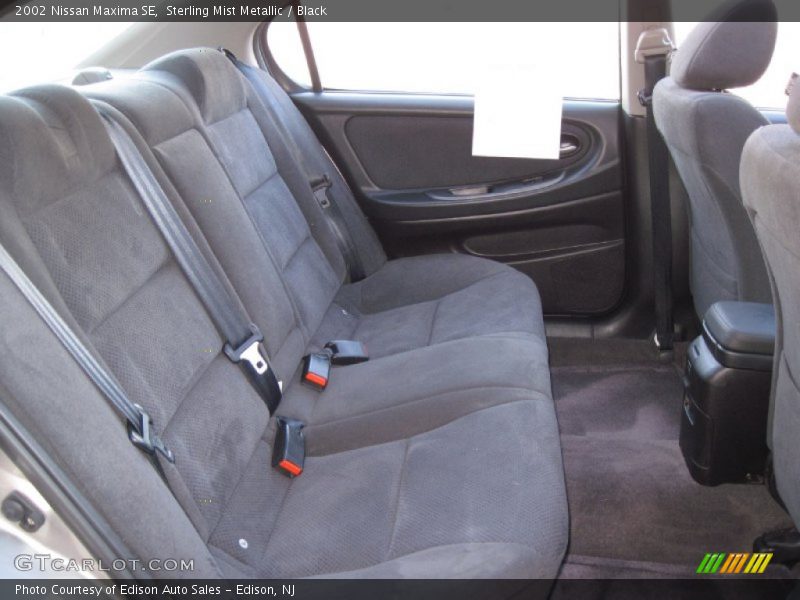 Sterling Mist Metallic / Black 2002 Nissan Maxima SE