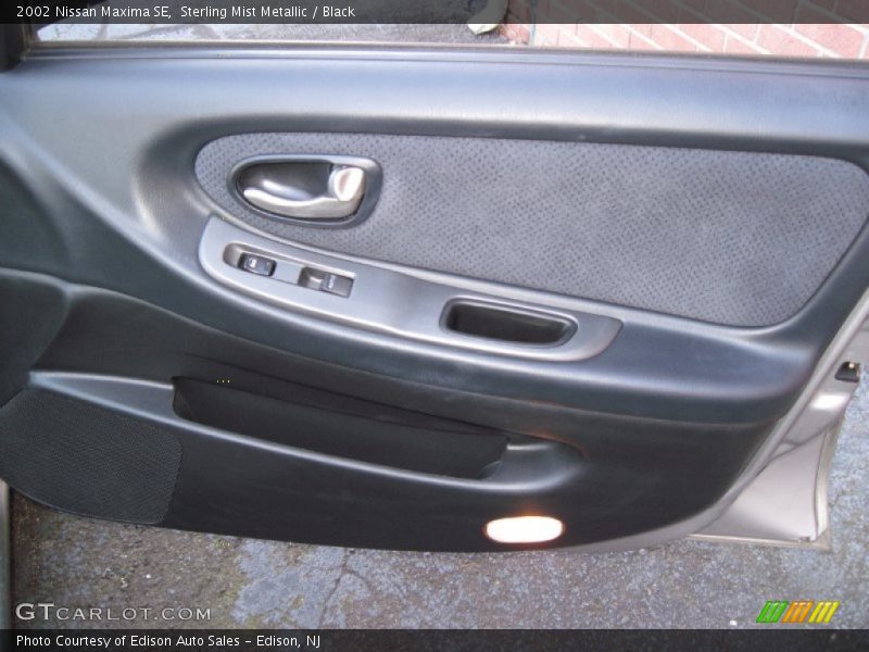 Sterling Mist Metallic / Black 2002 Nissan Maxima SE