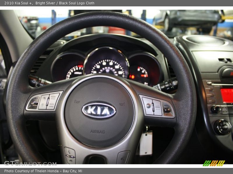 Bright Silver / Black Soul Logo Cloth 2010 Kia Soul +