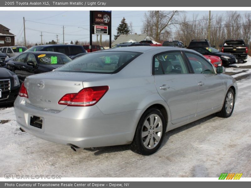 Titanium Metallic / Light Gray 2005 Toyota Avalon XLS