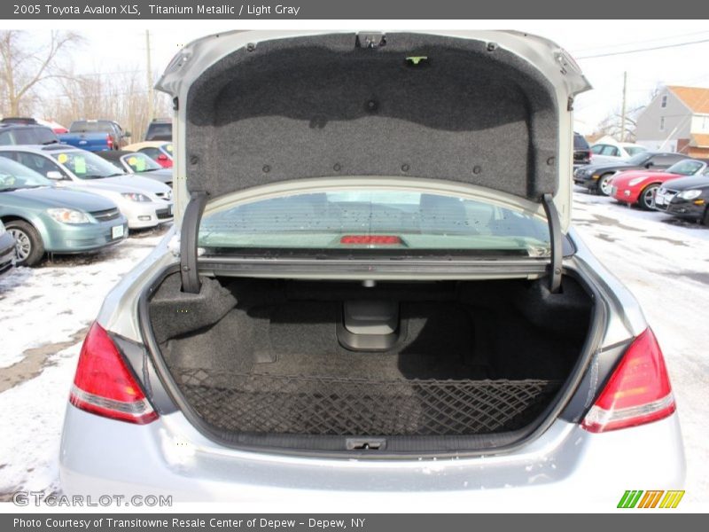 Titanium Metallic / Light Gray 2005 Toyota Avalon XLS