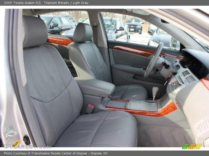 Titanium Metallic / Light Gray 2005 Toyota Avalon XLS