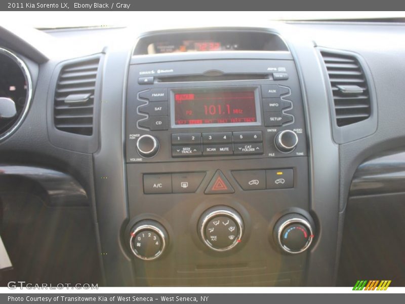 Ebony Black / Gray 2011 Kia Sorento LX