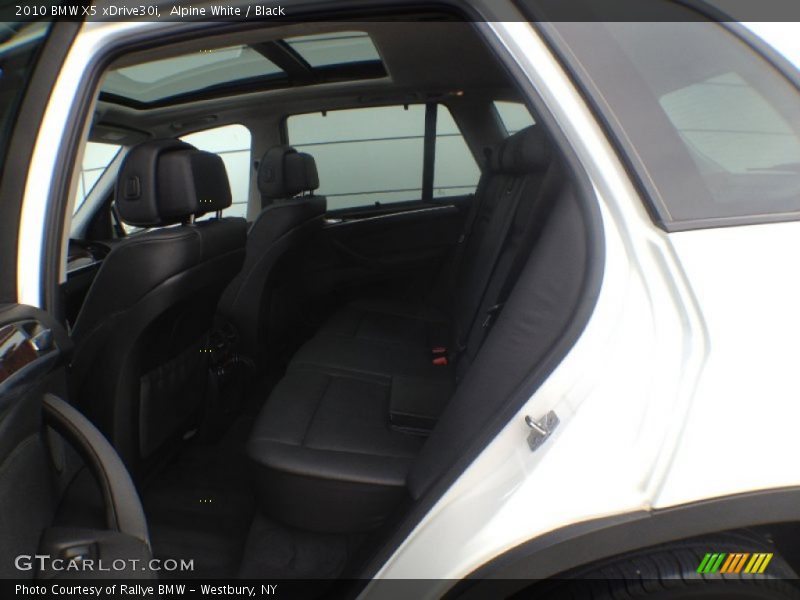 Alpine White / Black 2010 BMW X5 xDrive30i