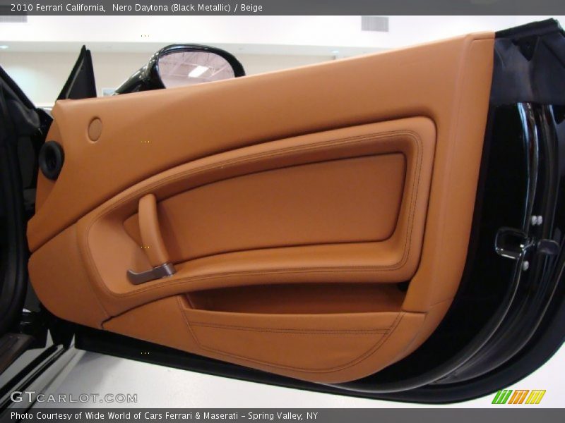 Door Panel of 2010 California 