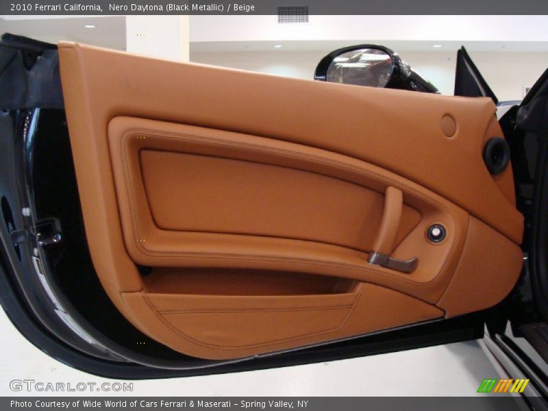 Door Panel of 2010 California 