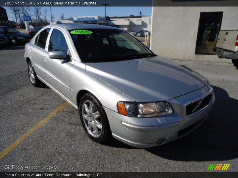 Silver Metallic / Graphite 2005 Volvo S60 2.5T AWD