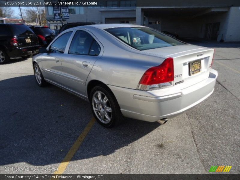 Silver Metallic / Graphite 2005 Volvo S60 2.5T AWD