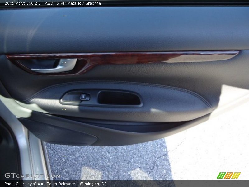 Silver Metallic / Graphite 2005 Volvo S60 2.5T AWD