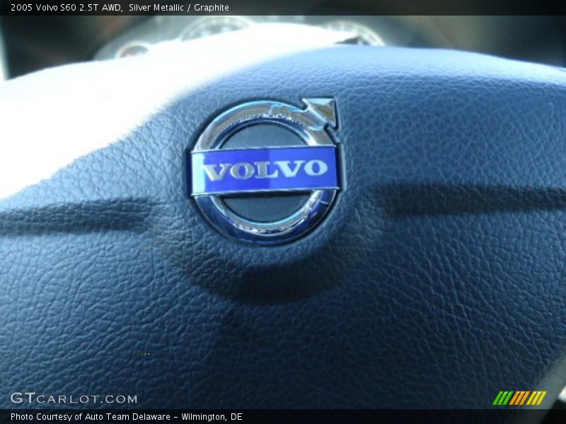 Silver Metallic / Graphite 2005 Volvo S60 2.5T AWD