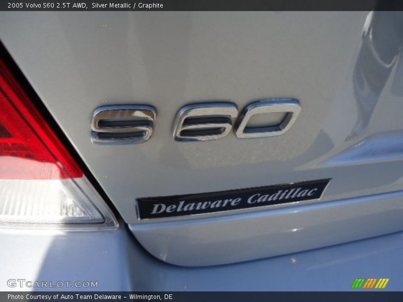 Silver Metallic / Graphite 2005 Volvo S60 2.5T AWD
