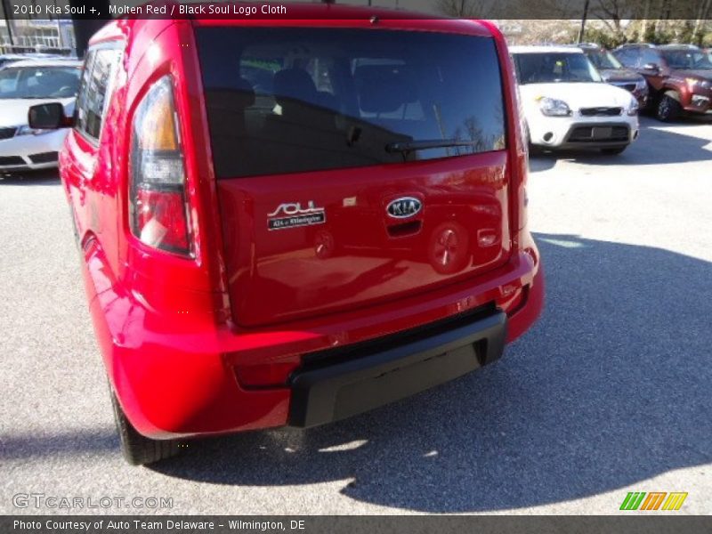 Molten Red / Black Soul Logo Cloth 2010 Kia Soul +