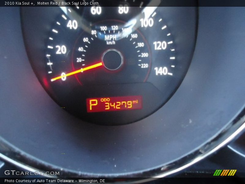 Molten Red / Black Soul Logo Cloth 2010 Kia Soul +