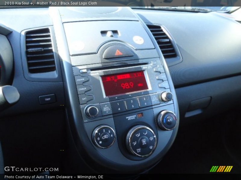 Molten Red / Black Soul Logo Cloth 2010 Kia Soul +