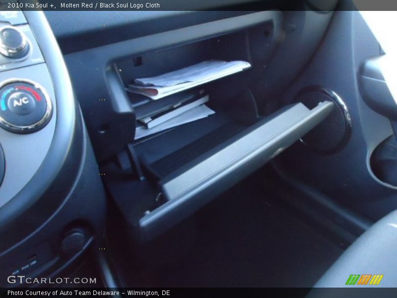 Molten Red / Black Soul Logo Cloth 2010 Kia Soul +