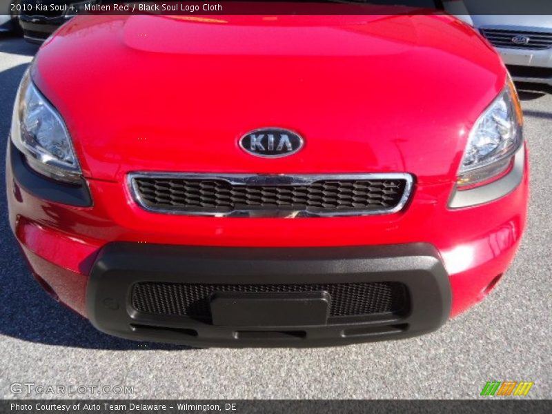 Molten Red / Black Soul Logo Cloth 2010 Kia Soul +
