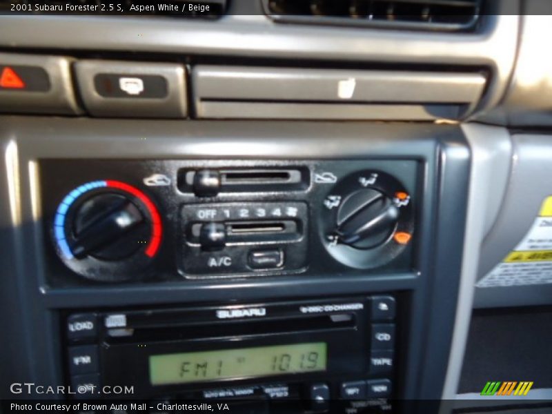 Aspen White / Beige 2001 Subaru Forester 2.5 S