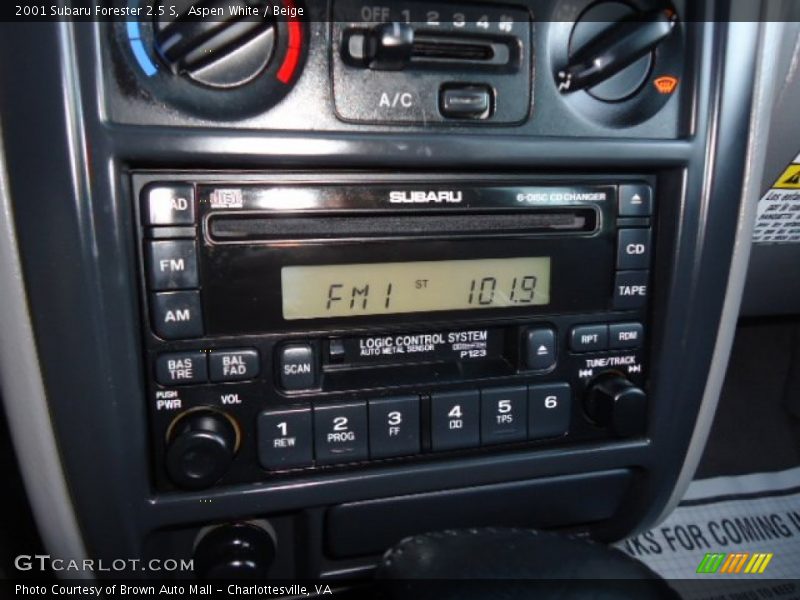 Aspen White / Beige 2001 Subaru Forester 2.5 S