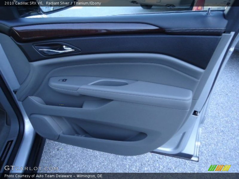 Radiant Silver / Titanium/Ebony 2010 Cadillac SRX V6