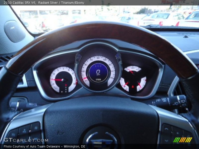 Radiant Silver / Titanium/Ebony 2010 Cadillac SRX V6