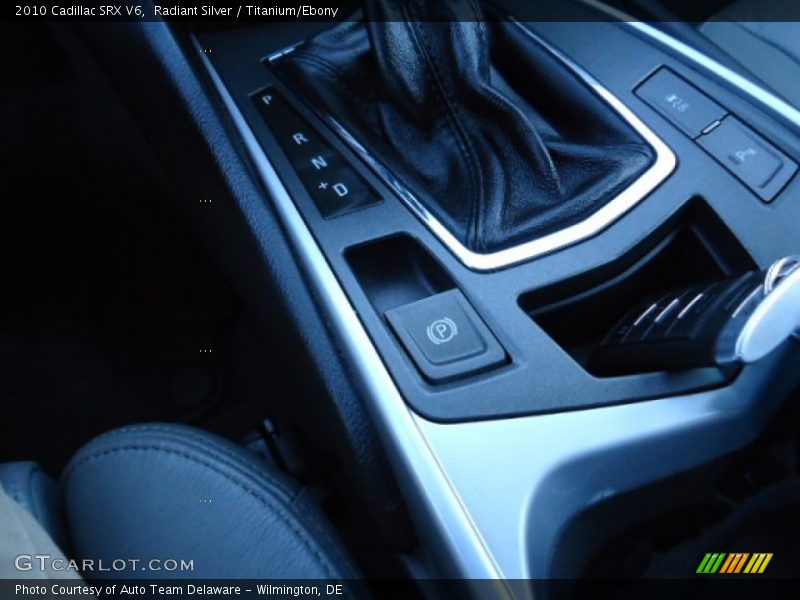 Radiant Silver / Titanium/Ebony 2010 Cadillac SRX V6