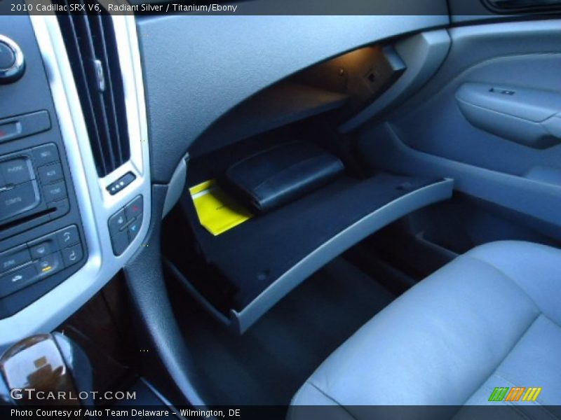 Radiant Silver / Titanium/Ebony 2010 Cadillac SRX V6