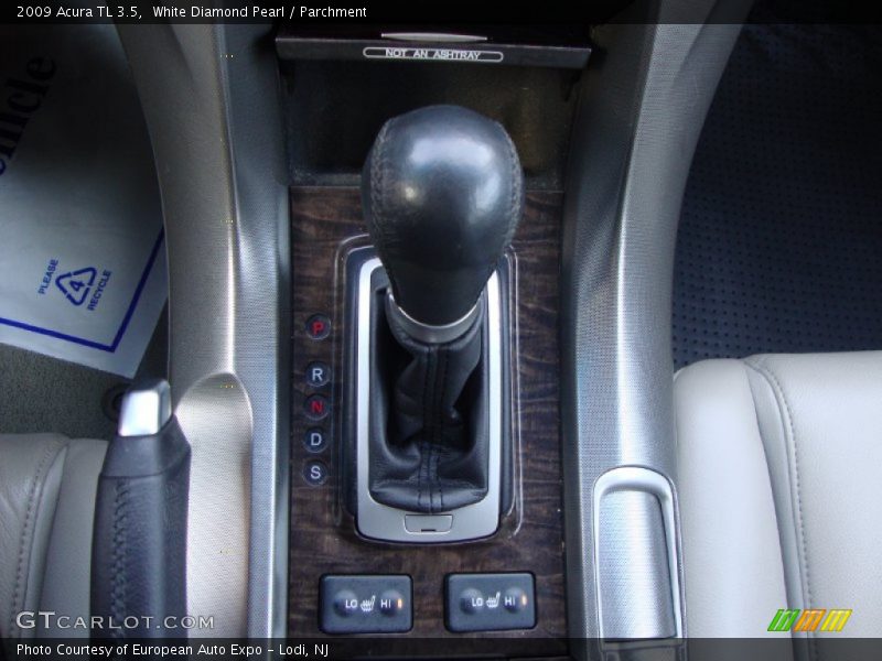 White Diamond Pearl / Parchment 2009 Acura TL 3.5