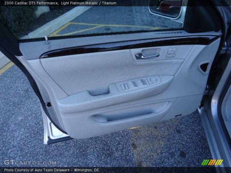 Light Platinum Metallic / Titanium 2006 Cadillac DTS Performance