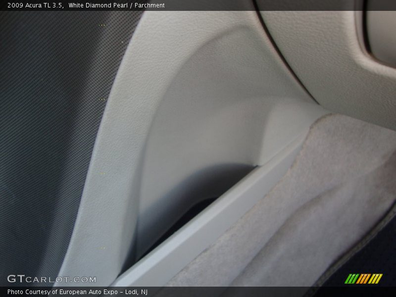 White Diamond Pearl / Parchment 2009 Acura TL 3.5