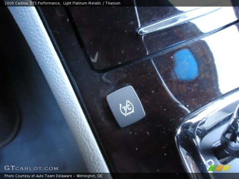Light Platinum Metallic / Titanium 2006 Cadillac DTS Performance