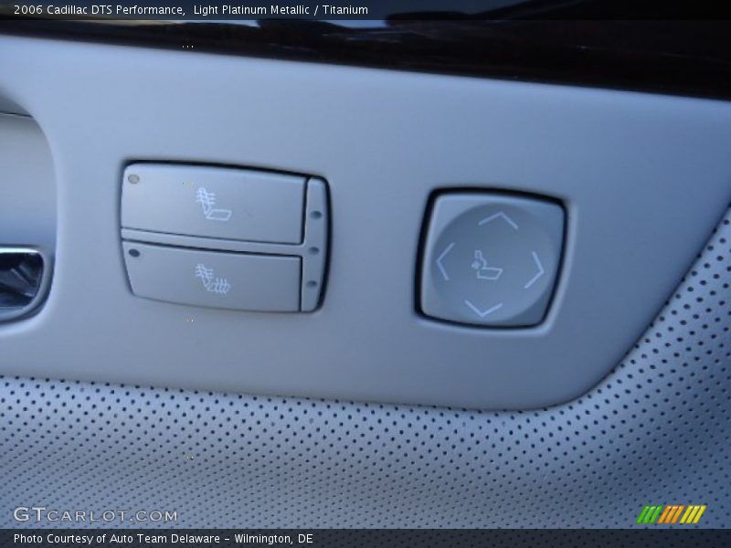 Light Platinum Metallic / Titanium 2006 Cadillac DTS Performance