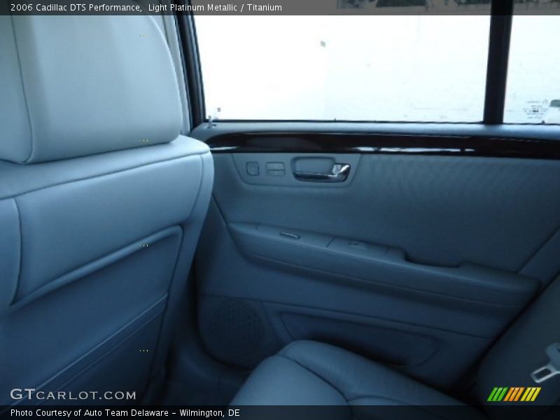 Light Platinum Metallic / Titanium 2006 Cadillac DTS Performance