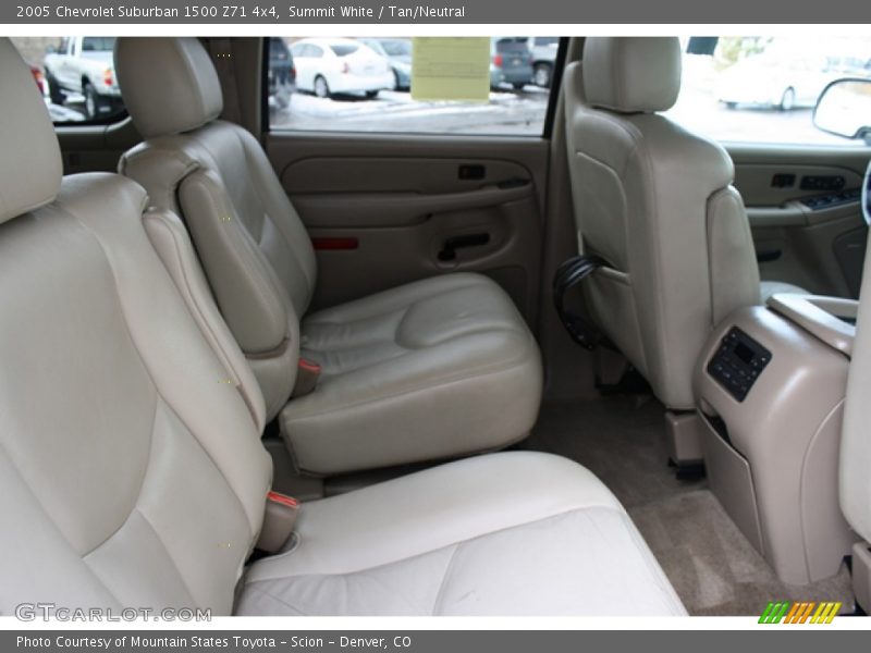 Summit White / Tan/Neutral 2005 Chevrolet Suburban 1500 Z71 4x4