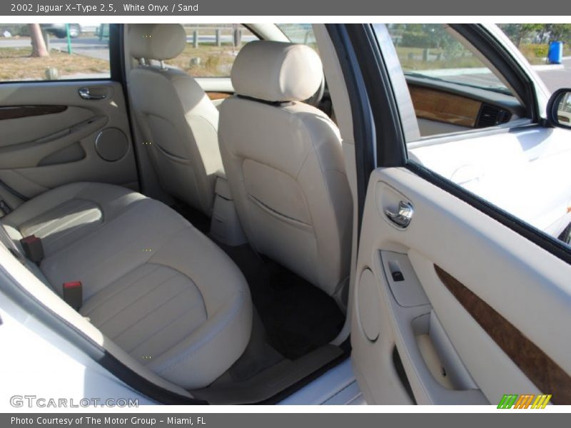 White Onyx / Sand 2002 Jaguar X-Type 2.5