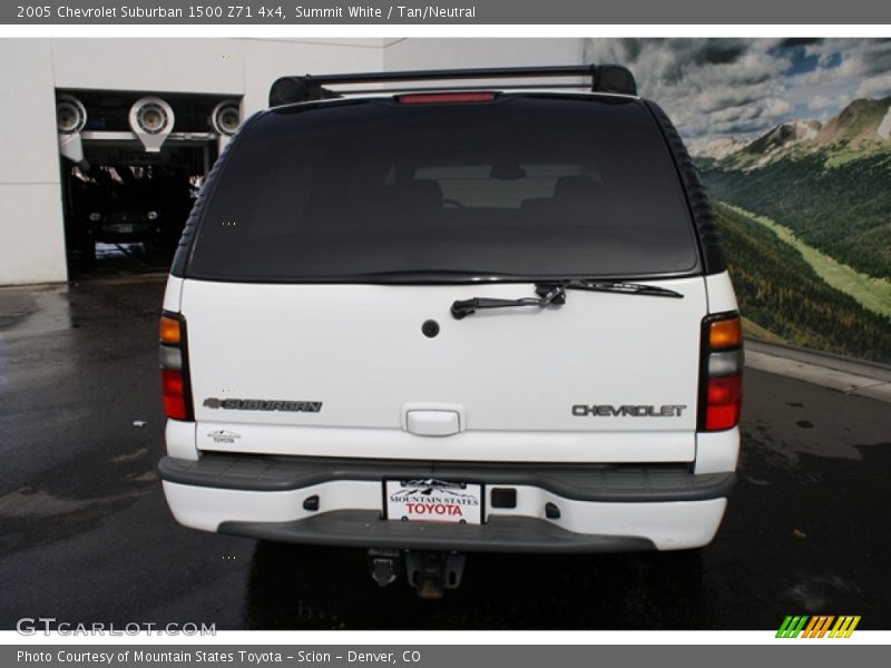 Summit White / Tan/Neutral 2005 Chevrolet Suburban 1500 Z71 4x4