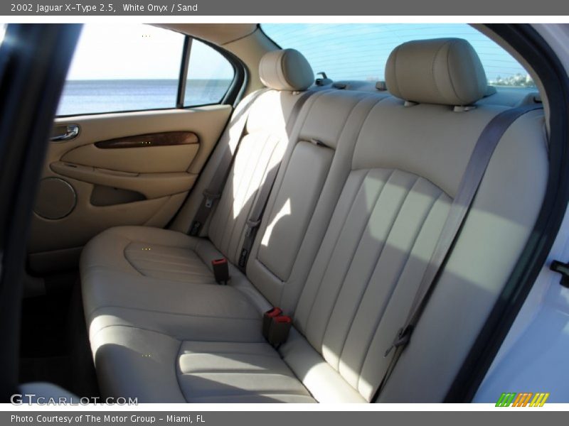 White Onyx / Sand 2002 Jaguar X-Type 2.5