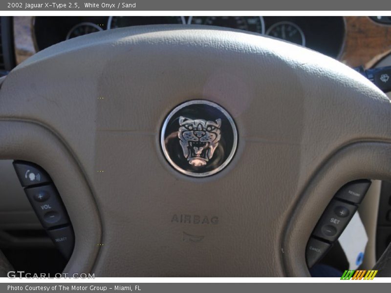 White Onyx / Sand 2002 Jaguar X-Type 2.5