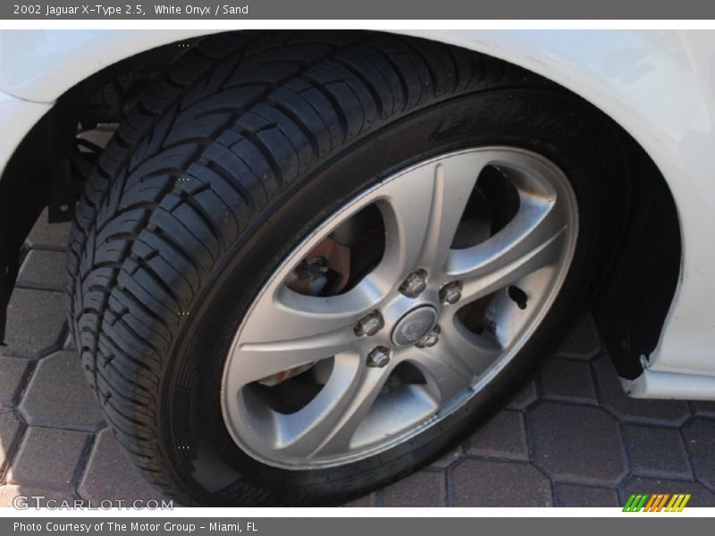 White Onyx / Sand 2002 Jaguar X-Type 2.5